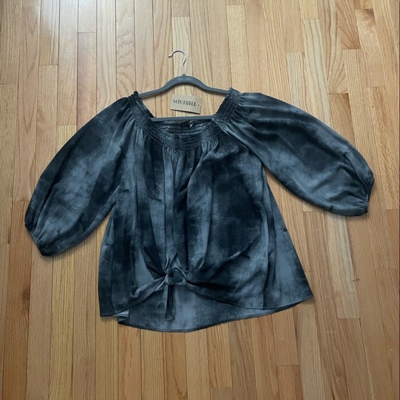 NWT Ariella Black and Grey Sleeved Top Size Large - Picture 1 of 6